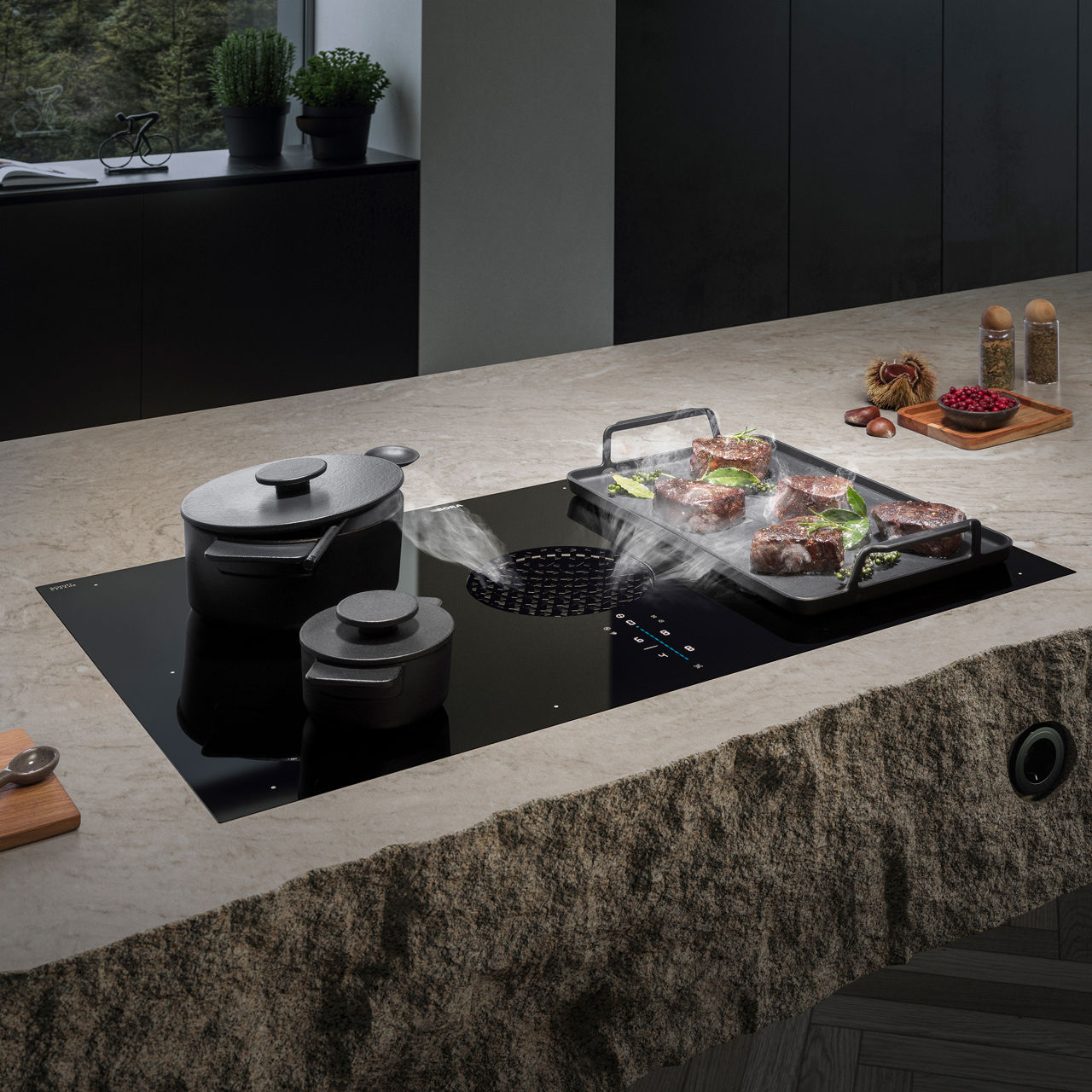  Flächeninduktions-Kochfeld mit integriertem Kochfeldabzug - Umluft, glänzende Glaskeramik PUXU2 3