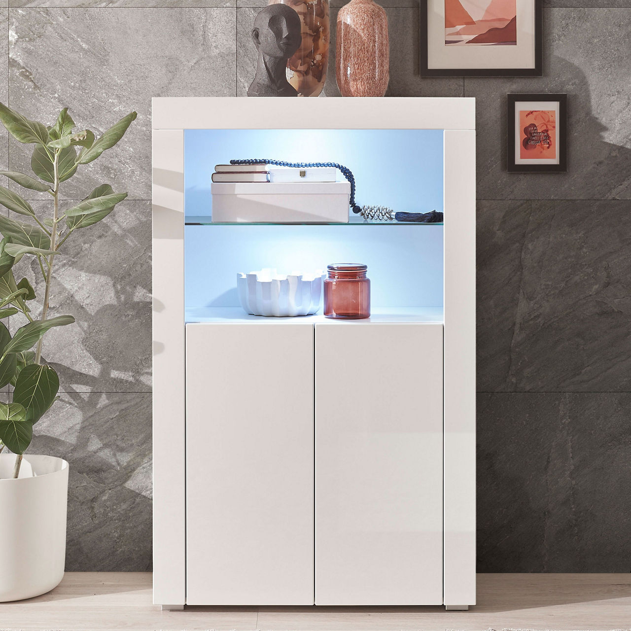  Highboard Leeds 3