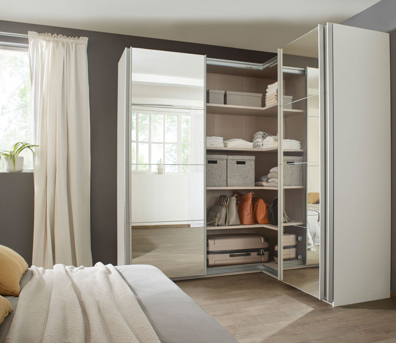  Schwebetüreneckschrank Quadra 3