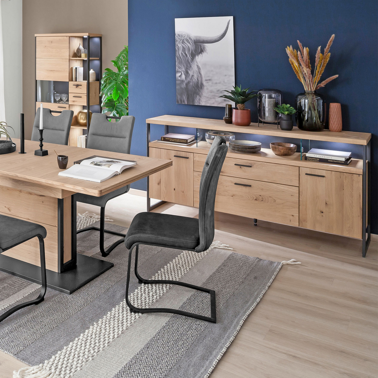 Sideboard Lantana