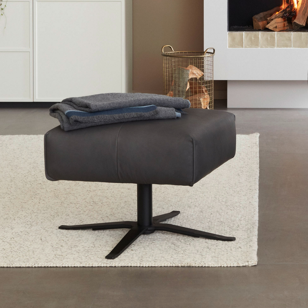  Hocker Lineo