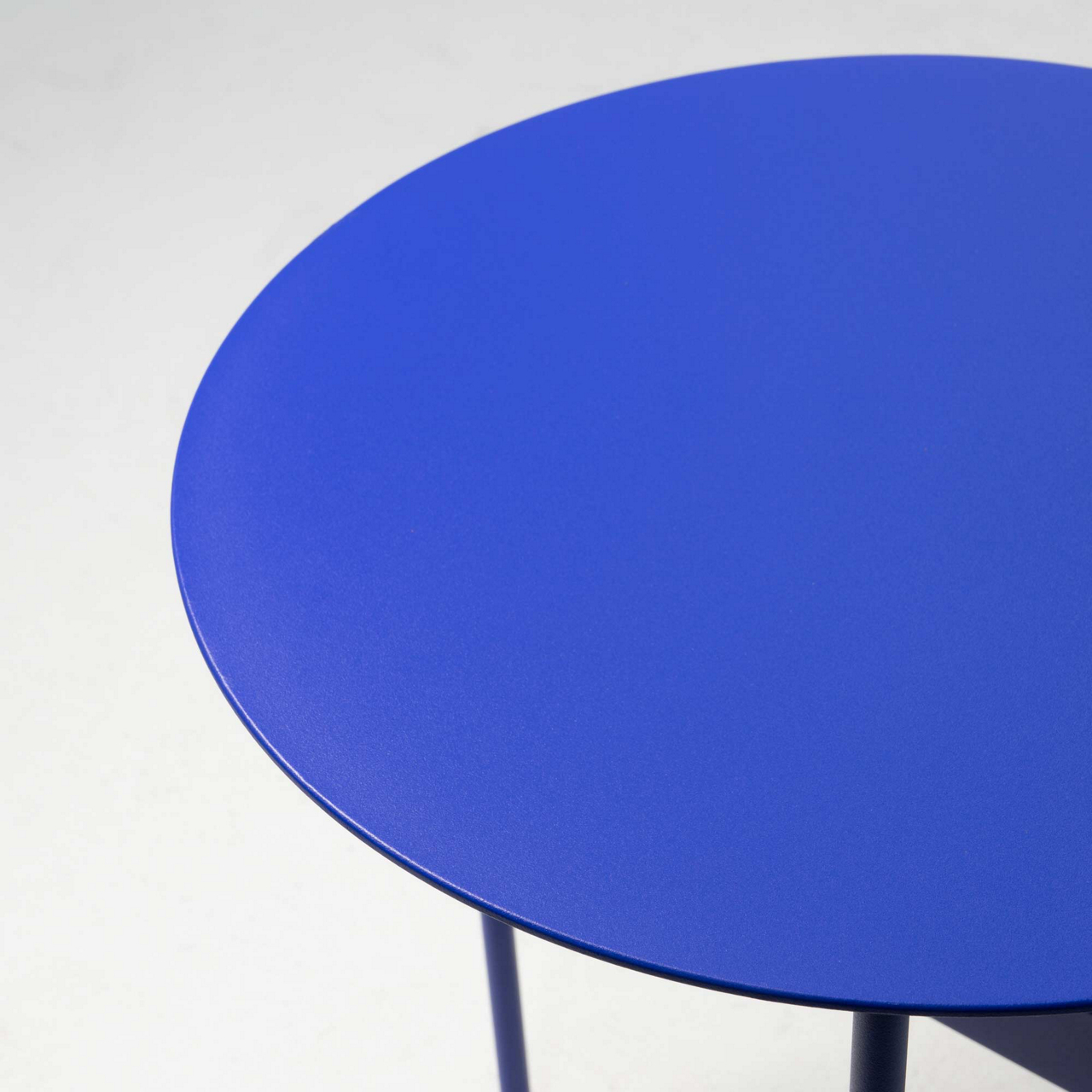  Side table MIRA