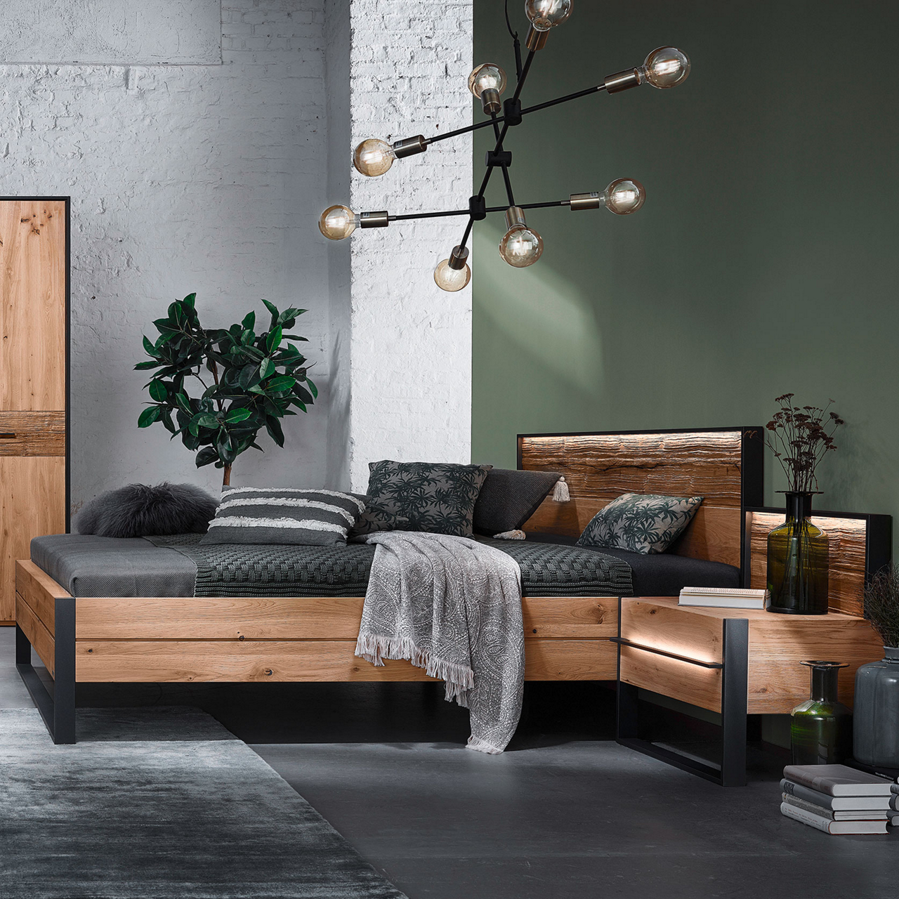  Bett Steel