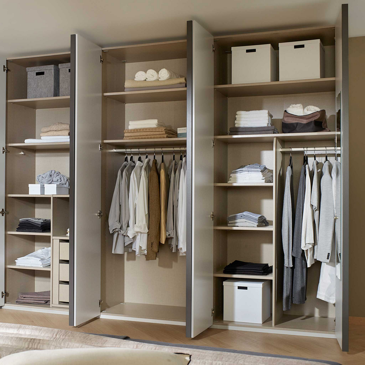  Kleiderschrank Skat