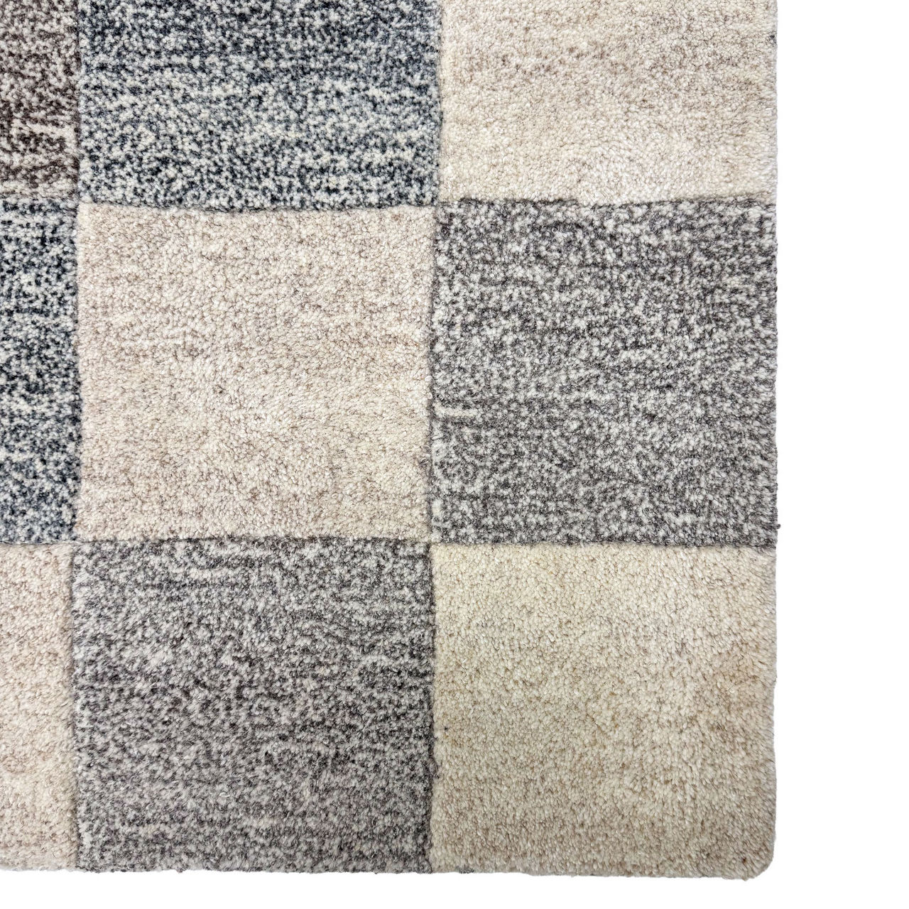  Handtuftteppich Checkerboard 1