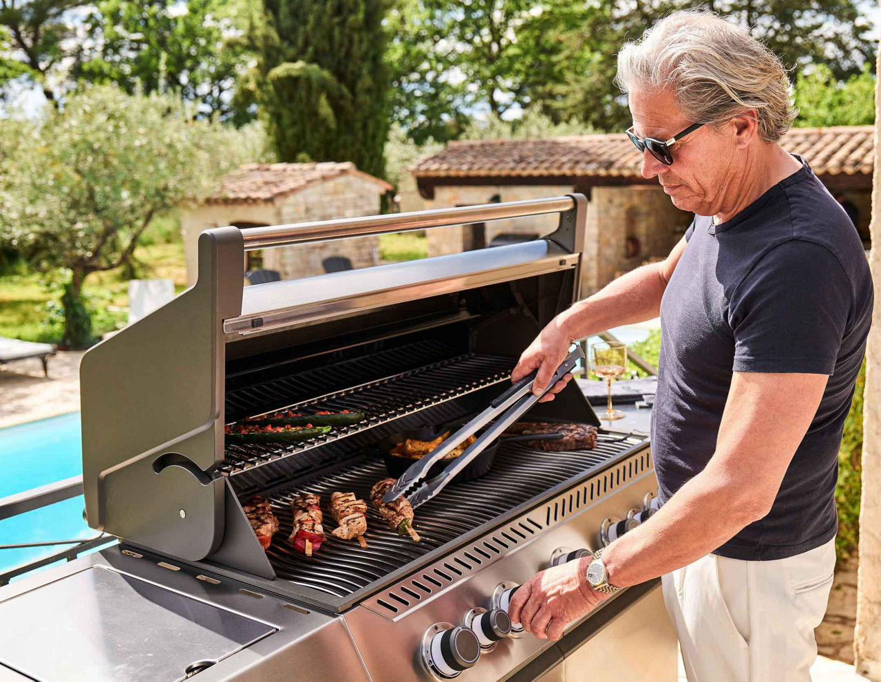  Gasgrill mit Infrarot-Seiten- und Heckbrenner Prestige 665 P665VXRSIBPSS-DE 4