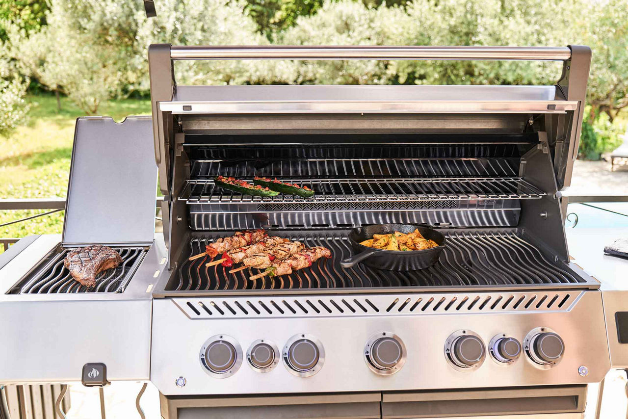  Gasgrill mit Infrarot-Seiten- und Heckbrenner Prestige 665 P665VXRSIBPSS-DE 5