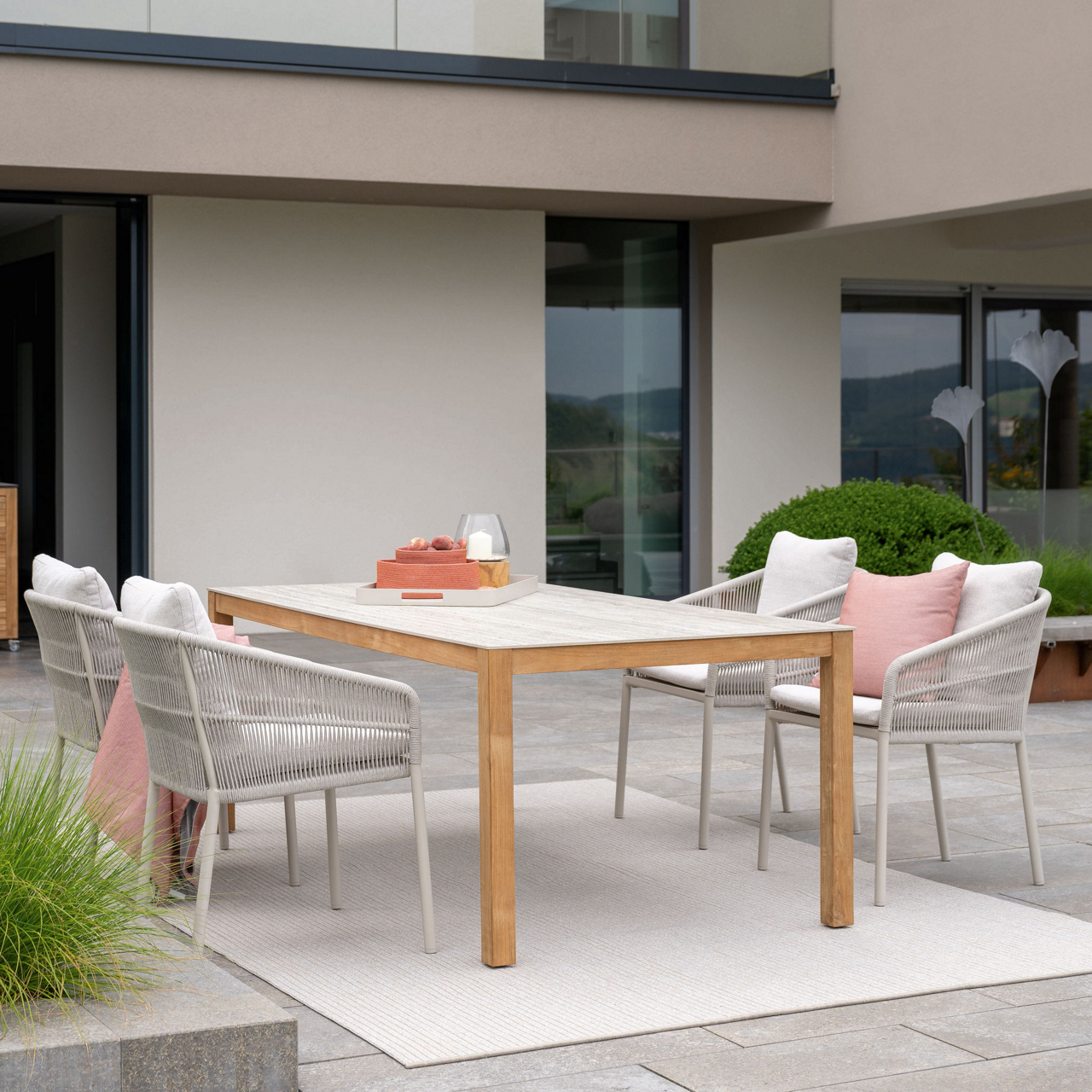  Tisch Dekton