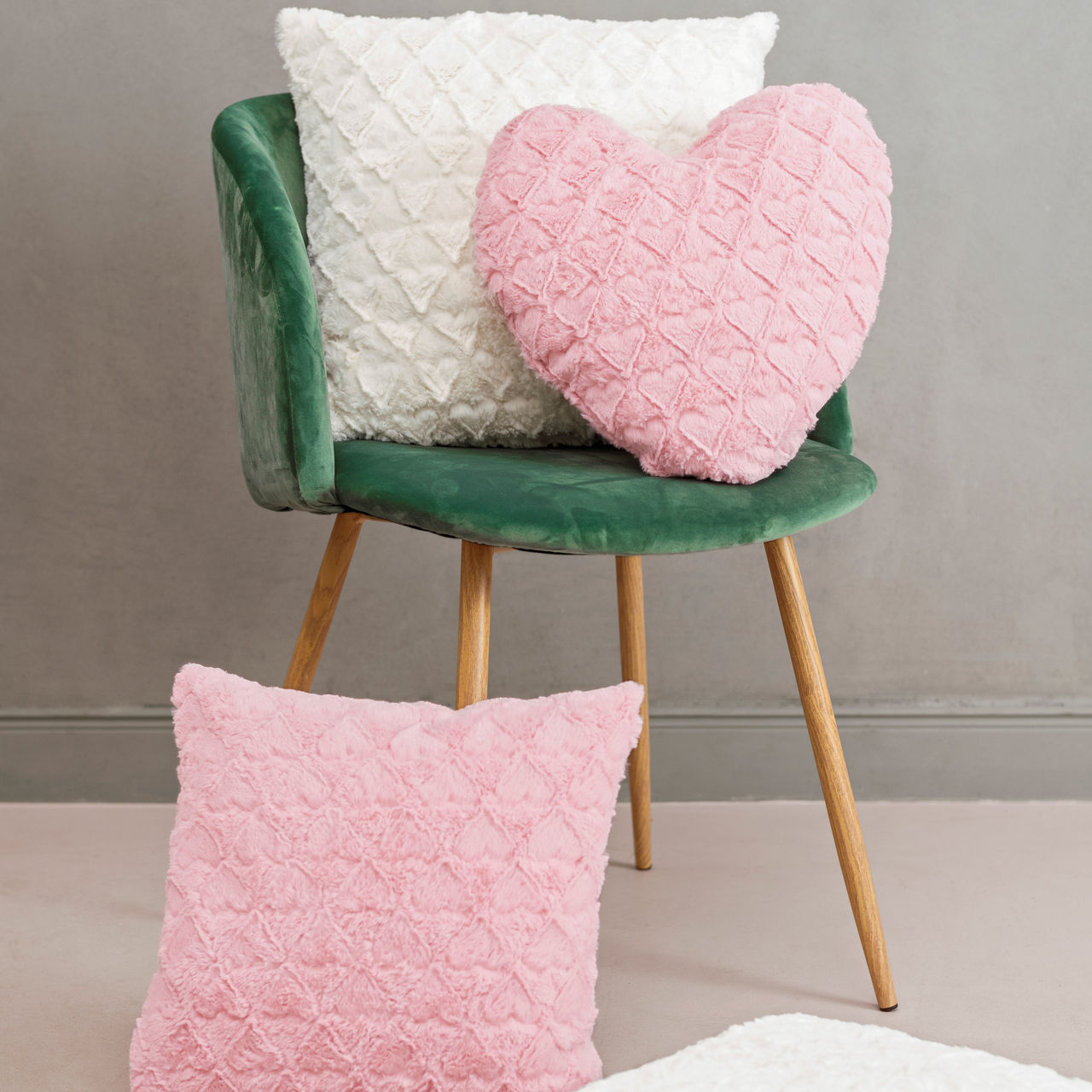  Herzkissen FLUFFY HEARTS 2