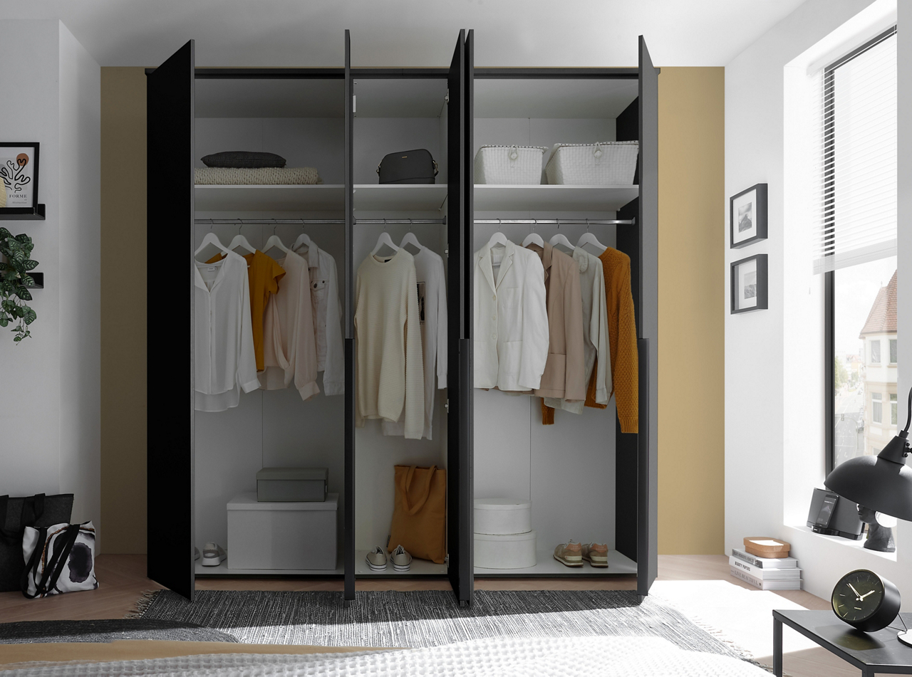  Kleiderschrank Kevo 1