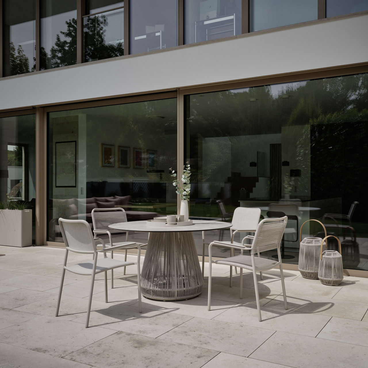  Tisch Rhoda 1