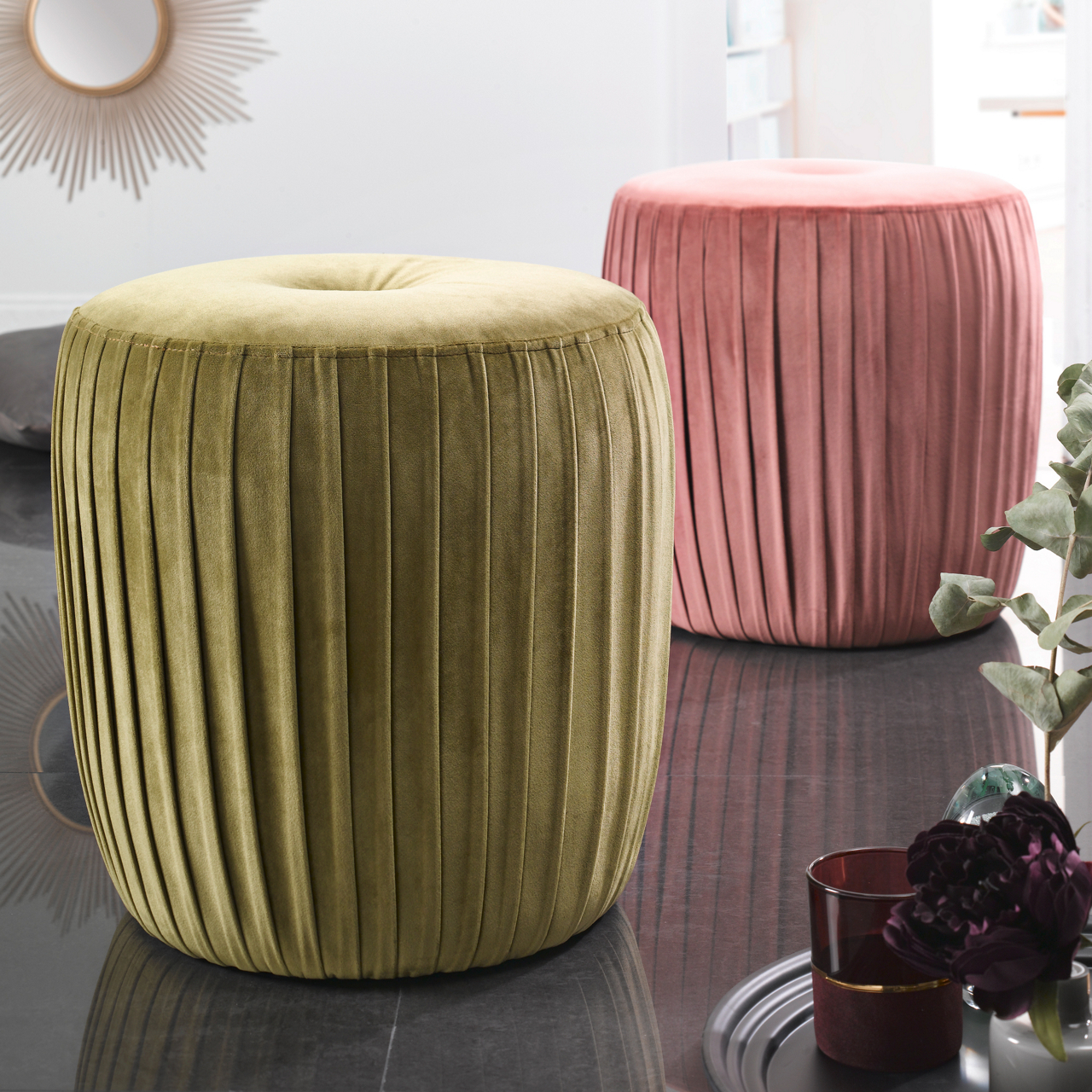  Hocker 