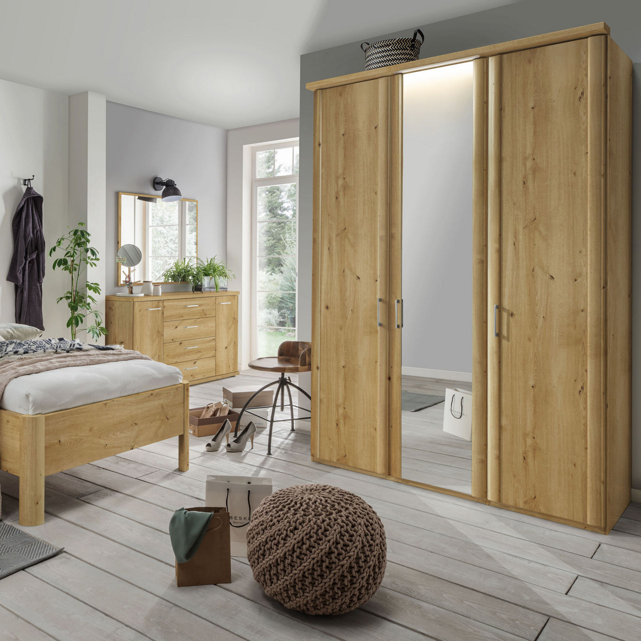  Drehtürenschrank Bern 1