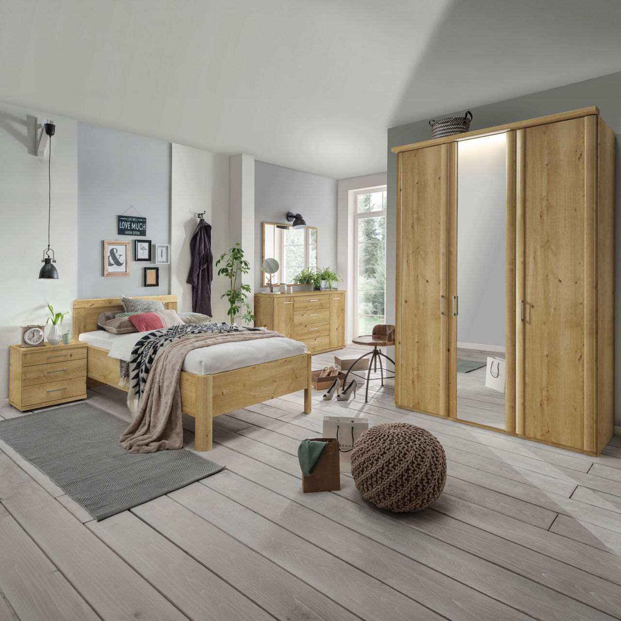  Drehtürenschrank Bern 2