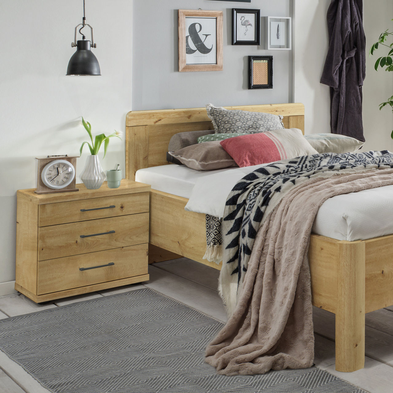  Nachtschrank Bern 1